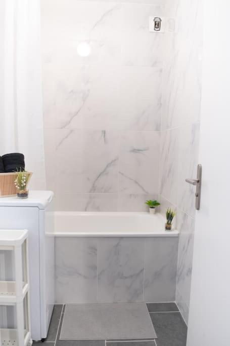 Appartamento Le Citadin-T1-28M2-Pte Paris M7 Le Kremlin-Bicêtre Esterno foto