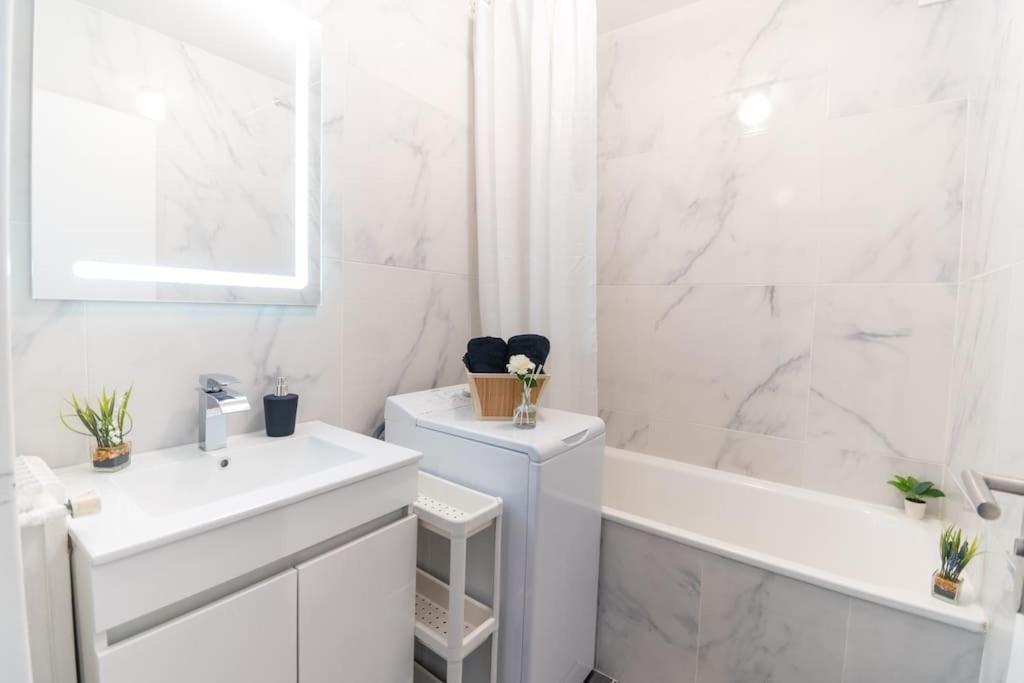 Appartamento Le Citadin-T1-28M2-Pte Paris M7 Le Kremlin-Bicêtre Esterno foto